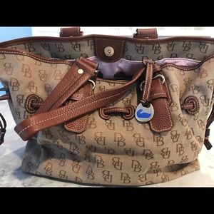 Dooney and Bourke Tote Bag